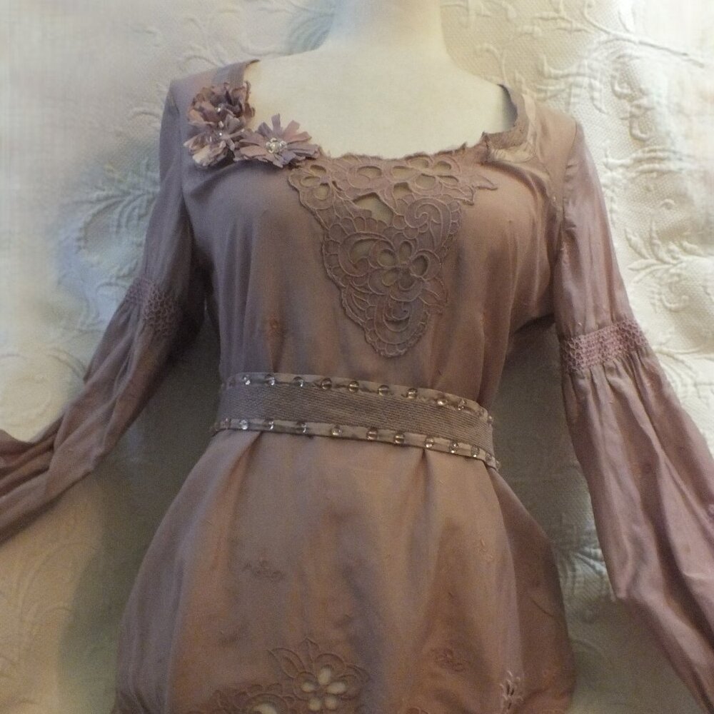 Vintage Embroidered Romantic Long Sleeve Top in Lilac with Beaded Belt by Patric - Picture 4 of 14